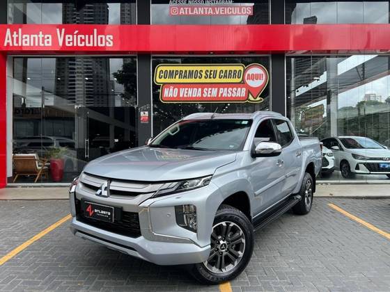 MITSUBISHI L200 TRITON 2.4 16V TURBO DIESEL SPORT HPE-S CD 4P 4X4 AUTOMÁTICO